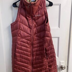 Columbia Women's Maroon Quilted Vest, NWOT